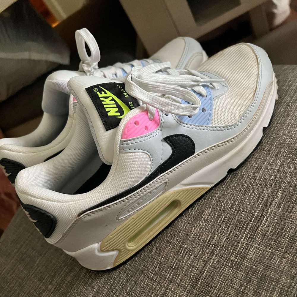 Women’s Nike Air Max 90s. 7.5. Worn twice